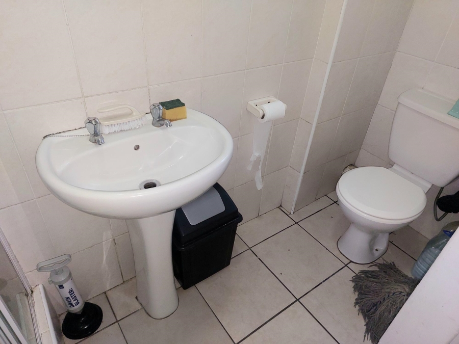 1 Bedroom Property for Sale in Sanlamhof Western Cape